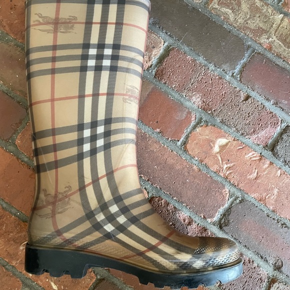 Burberry rain boots - Picture 5 of 5